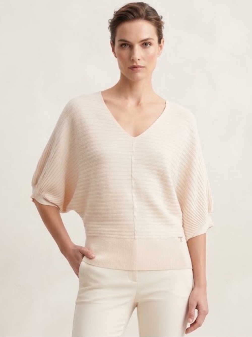 T Tahari cream rib sweater dolman sleeves